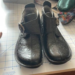 Alegria Leather embossed Short Boot